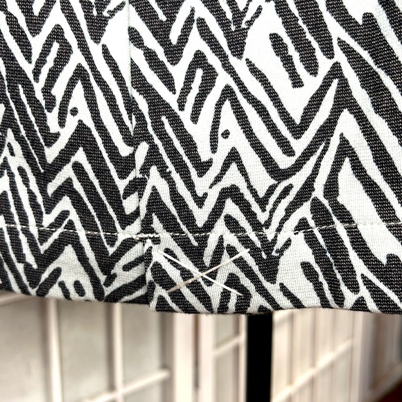 CAbi Zebra Print Tunic Blazer Size Large - Picture 11 of 13